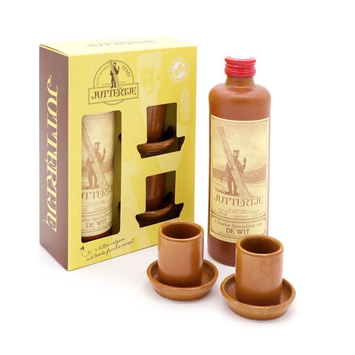 Juttertje in gift door with two stone nap glasses - Texel